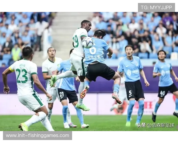 北京主场迎战辽宁,老牌劲旅对决展现新老交替差异。 北京主场迎战辽宁,老牌劲旅对决展现新老交替差异。